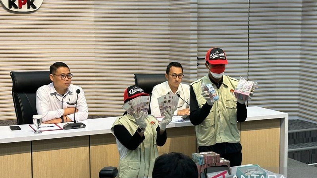 Komisi Pemberantasan Korupsi (KPK) mengungkap kasus pajak PT Wanatiara Persada yang diduga merugikan negara hingga Rp59 miliar, melibatkan lima tersangka termasuk pejabat pajak dan pihak swasta.
