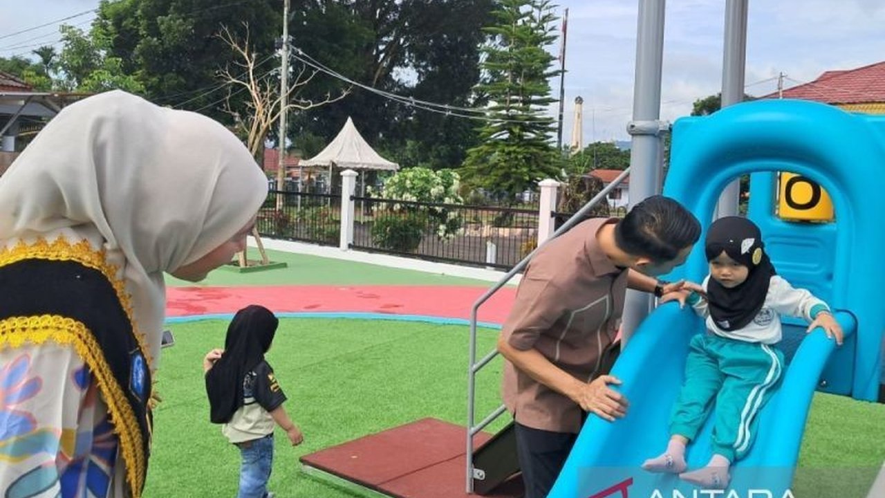 Pemerintah Kabupaten Rejang Lebong meresmikan Taman Khalifah, sebuah taman bermain anak gratis yang tak hanya menjadi sarana rekreasi, tapi juga pusat edukasi dan pengembangan karakter di Bengkulu.