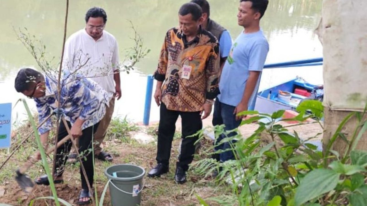 Pemerintah Provinsi Banten bersama Gerakan Banten Teduh melakukan Penanaman Pohon Mitigasi Banten sebanyak 5.000 pohon di Tangerang. Langkah ini wujud nyata pelestarian alam dan mitigasi bencana, sekaligus menarik perhatian publik.