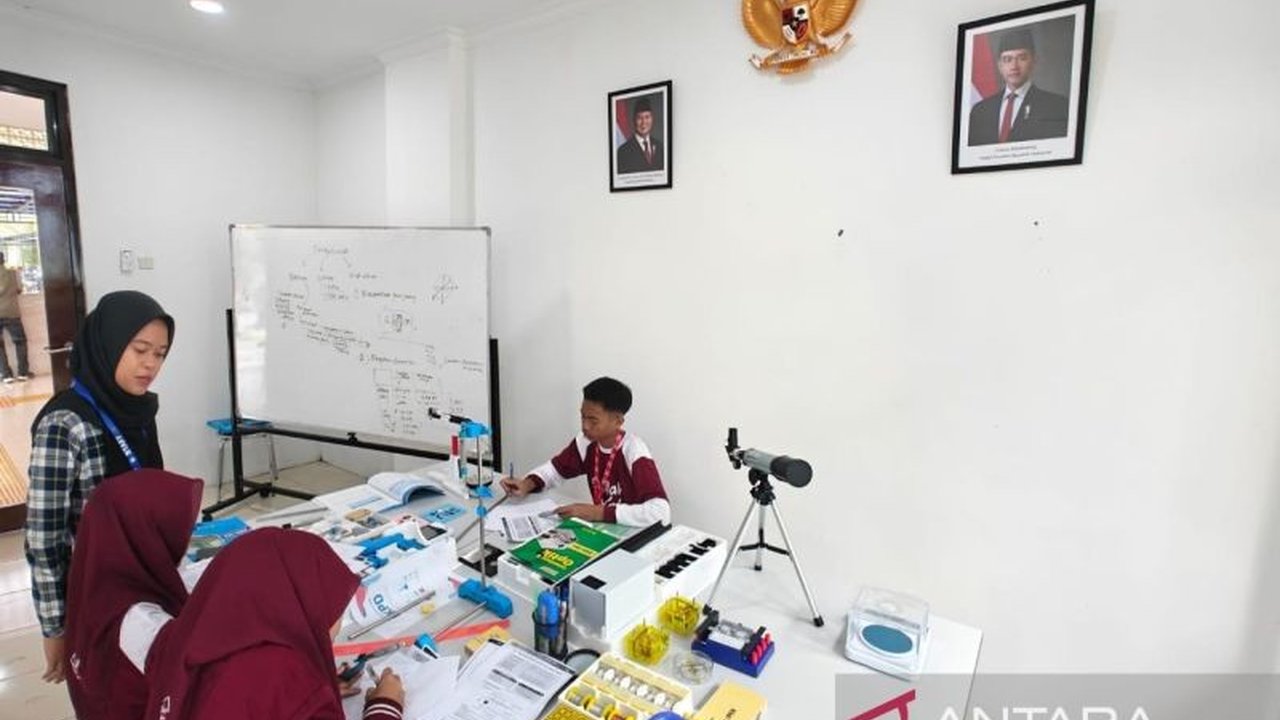 Kementerian Sosial (Kemensos) mengungkapkan mayoritas siswa Sekolah Rakyat berkeinginan kuat untuk melanjutkan pendidikan ke perguruan tinggi, mendorong Kemensos menyiapkan berbagai instrumen pendukung.