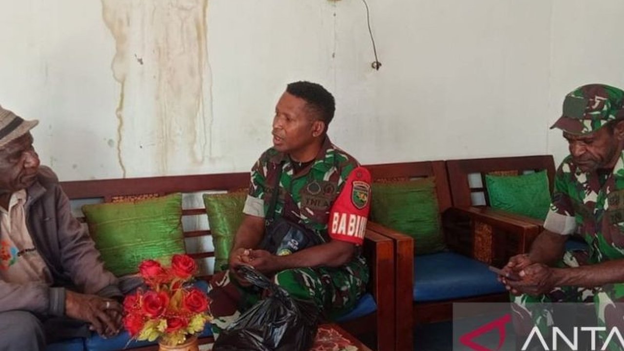 Babinsa Koramil 1702-01/Wamena aktif menggelar sosialisasi penerimaan Tamtama TNI AD di Jayawijaya, membuka peluang karier bagi generasi muda Papua Pegunungan.