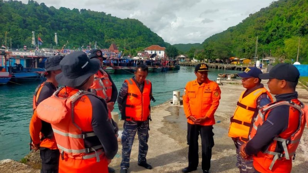 Tim SAR gabungan mengerahkan 70 personel untuk melanjutkan pencarian dua pemancing hilang di tebing Grendan Jepitu, Gunungkidul, yang sudah memasuki hari kedua.