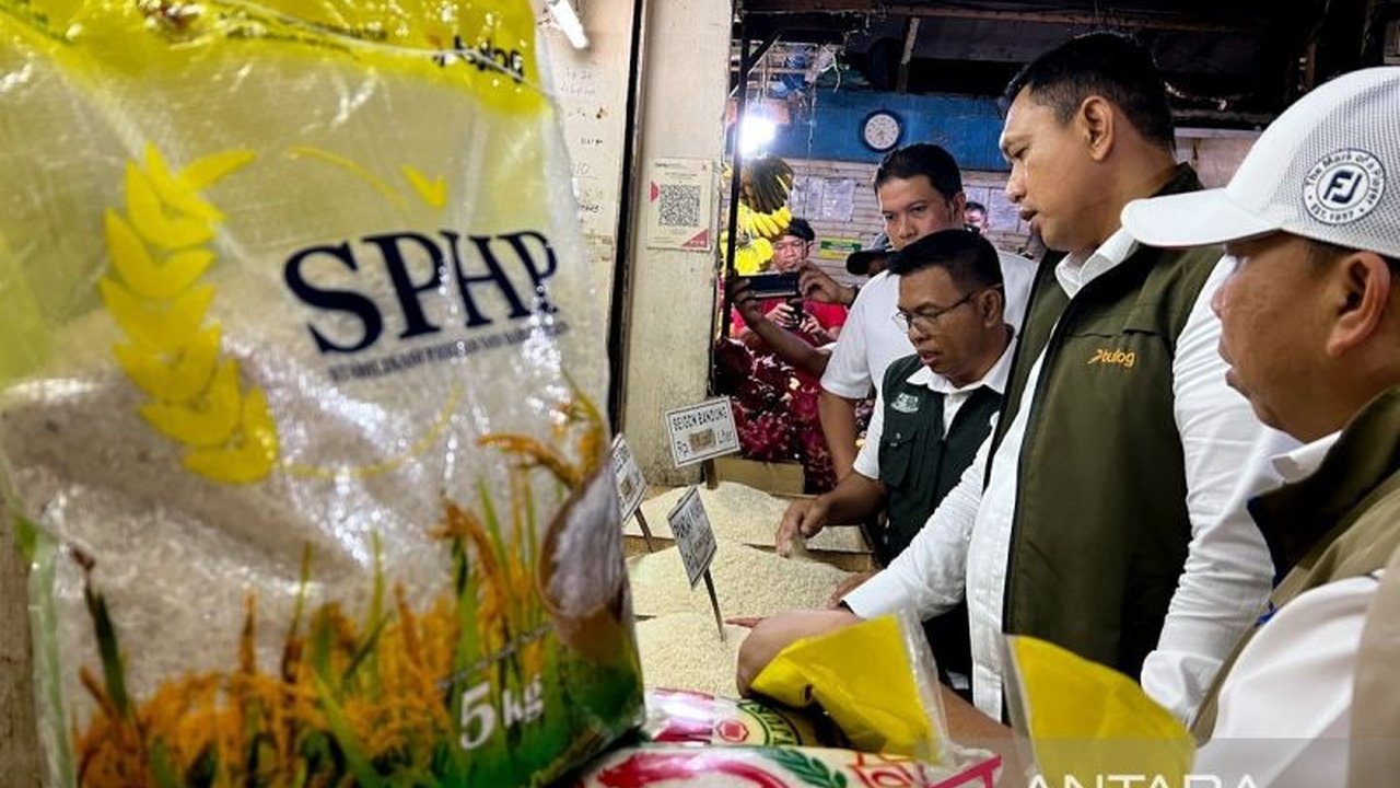 Badan Pangan Nasional (Bapanas) resmi memperpanjang distribusi beras program Stabilisasi Pasokan dan Harga Pangan (SPHP) beras 2025 hingga 31 Januari 2026, guna menjaga stabilitas harga di awal tahun.