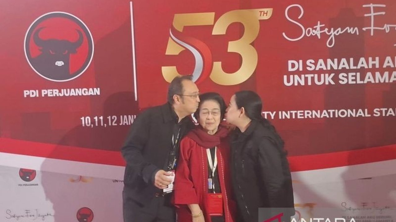 Momen Kehangatan Megawati Soekarnoputri bersama kedua anaknya, Puan Maharani dan Prananda Prabowo, mewarnai Rakernas I PDIP 2026, disusul peluncuran buku 