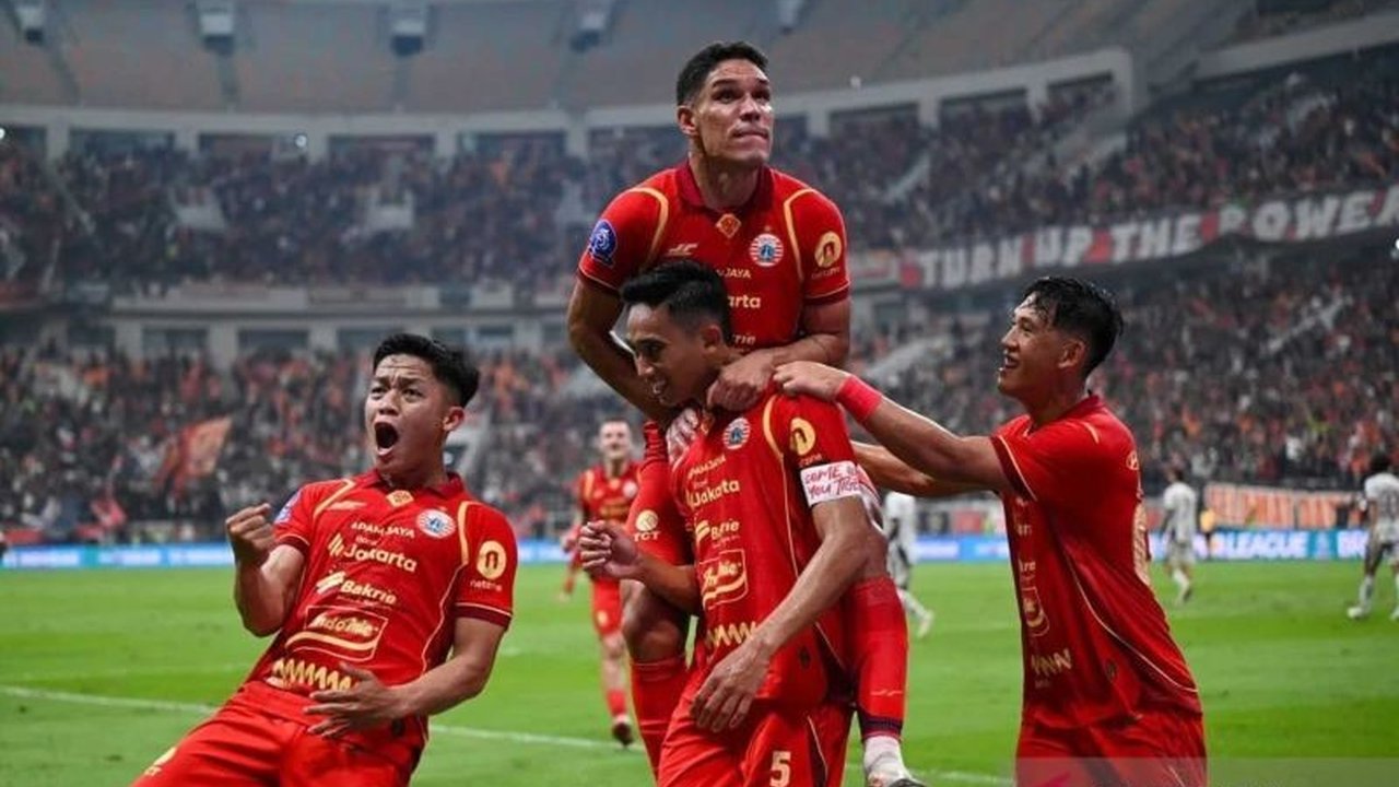 Pelatih Persija Jakarta, Mauricio Souza, menegaskan skuadnya harus Persija kerja keras untuk meraih kemenangan penting melawan Arema FC di kandang lawan. Mampukah Macan Kemayoran raih poin penuh?
