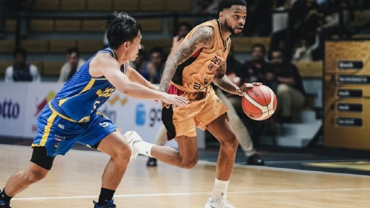 Dewa United berhasil meraih kemenangan perdana mereka di IBL 2026 setelah menaklukkan Satya Wacana Salatiga dengan skor 84-74. Kemenangan Dewa United ini ditopang kontribusi signifikan dari para pemain kunci dan cadangan yang tampil impresif.
