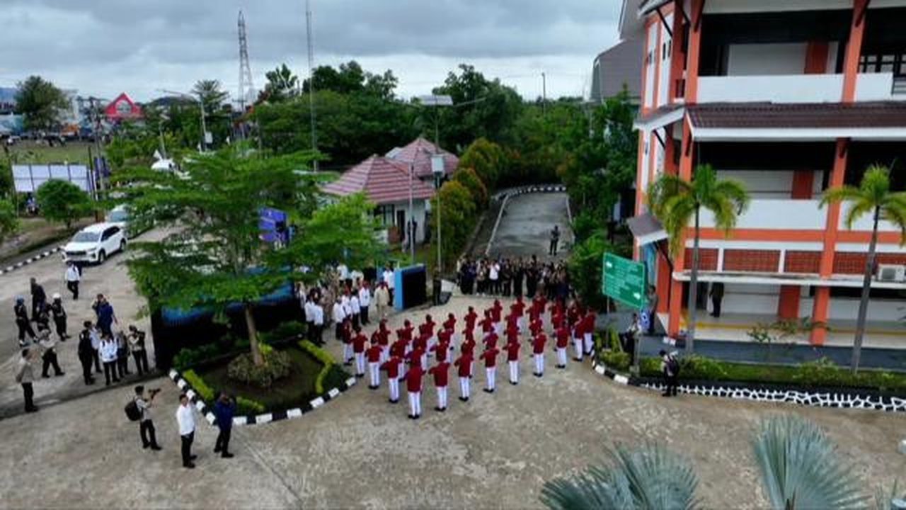 Yel-Yel Siswa Sekolah Rakyat di Banjarbaru Saat Dikunjungi Prabowo: Kami Janji Giat Belajar