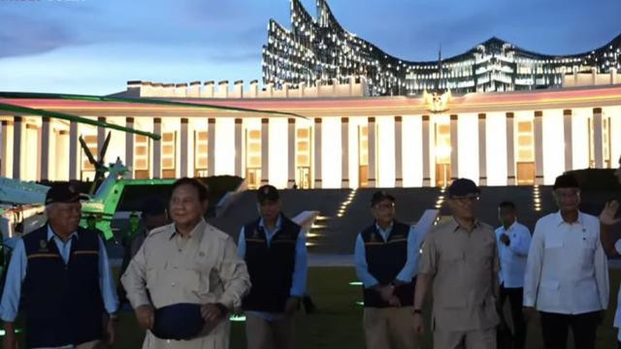 Presiden Prabowo berkunjung ke IKN. (Liputan6.com/Nanda Perdana Putra)