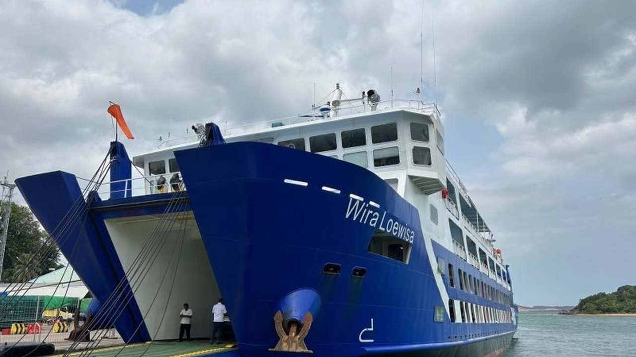 PT ASDP Indonesia Ferry Cabang Batam menambah operasional kapal RoRo di rute Telaga Punggur-Mengkapan dengan KMP Wira Loewisa, meningkatkan kapasitas dan kenyamanan penumpang mulai Januari 2026.
