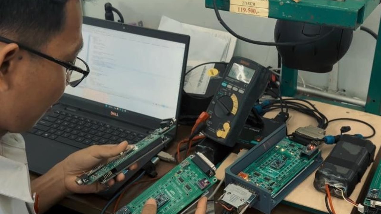 Holding Industri Pertahanan Defend ID menargetkan perolehan kontrak fantastis senilai Rp132,05 triliun pada 2026. Simak strategi Defend ID Target Kontrak Rp132 Triliun ini untuk dominasi pasar Asia-Afrika dan penguatan kemandirian nasional.