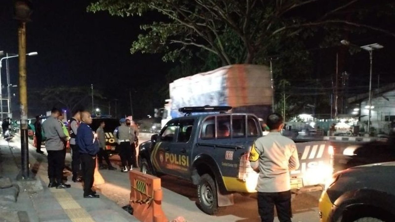 Polres Sumedang aktif menggelar patroli edukasi jam malam bagi pelajar di wilayahnya, memastikan keamanan lingkungan dan mencegah kenakalan remaja.