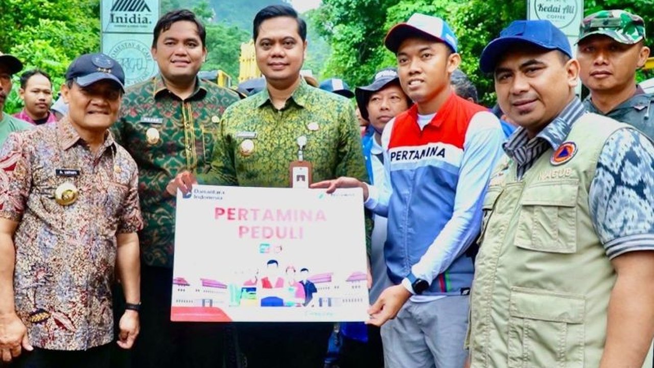 PT Pertamina Patra Niaga bergerak cepat menyalurkan bantuan BBM dan sembako untuk mempercepat pemulihan Desa Tempur Jepara yang terisolasi akibat longsor.
