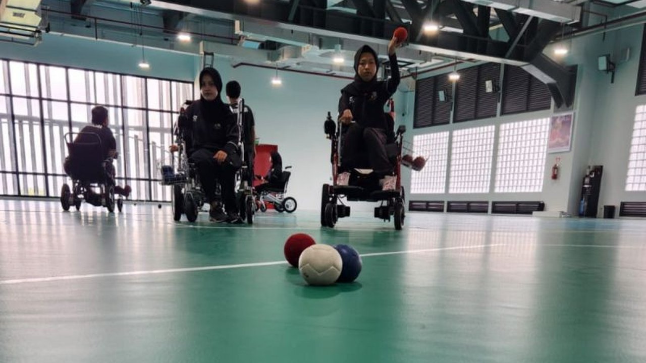 Tim boccia Indonesia membidik minimal dua medali emas di ASEAN Para Games (APG) Thailand 2025 yang akan berlangsung pada 20-26 Januari. Pelatih Andrian optimis dengan target ini, meskipun persaingan ketat menanti dari negara-negara Asia Tenggara lainnya.