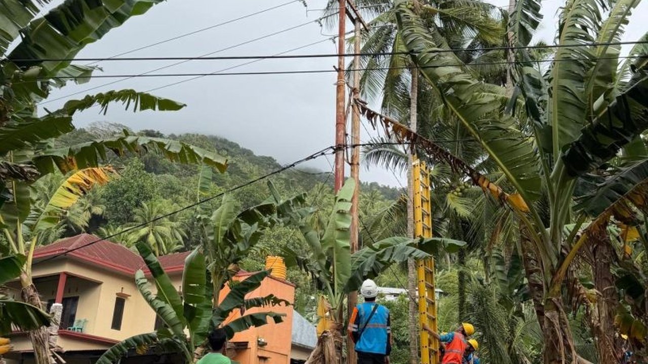 PT PLN (Persero) berhasil menyelesaikan Pemulihan Listrik Pulau Siau pasca bencana banjir dan longsor, memastikan 10.232 pelanggan di Kabupaten Kepulauan Sitaro kembali menikmati pasokan normal.