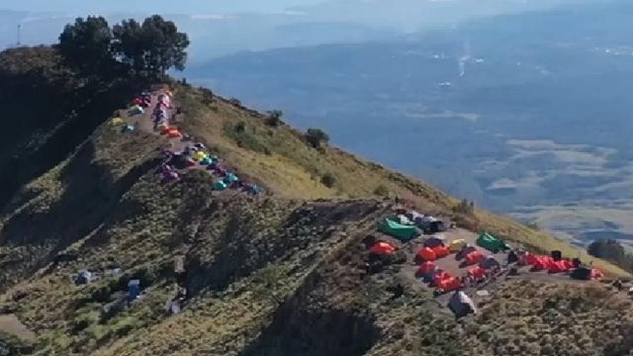 Area kemping di jalur pendakian Gunung Rinjani. (dok. Instagram @btn_gn_rinjani/https://www.instagram.com/p/DOXPUqkkw-b/?hl=id/Dinny Mutiah)
