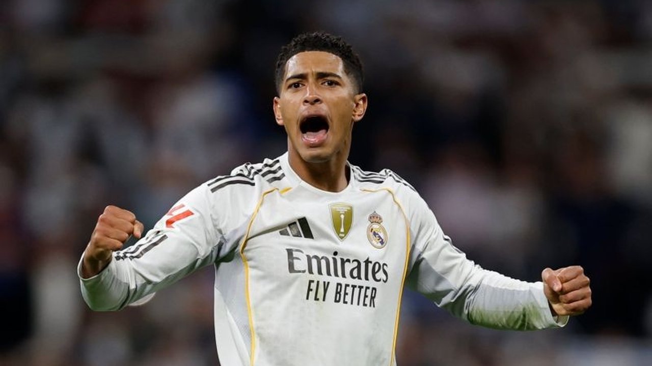 Gelandang Real Madrid, Jude Bellingham, secara tegas membantah spekulasi yang menyebut dirinya memiliki hubungan buruk dengan Xabi Alonso, terutama setelah pemecatan pelatih tersebut dari klub.