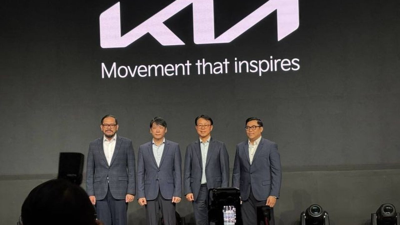 Kia Sales Indonesia memaparkan strategi ambisius untuk mengukuhkan posisinya di pasar otomotif Indonesia, berfokus pada pemahaman konsumen, ekspansi jaringan, dan adaptasi kendaraan listrik.