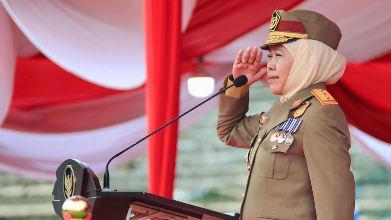Gubernur Jawa Timur Khofifah Indar Parawansa menyerukan penguatan ekosistem K3 profesional, andal, dan kolaboratif sebagai fondasi pembangunan berkelanjutan di Jawa Timur, menekankan pentingnya keselamatan kerja.