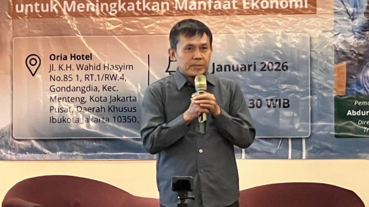 Transisi Bersih memaparkan strategi nikel Indonesia untuk menjadi penentu harga global, berpotensi melipatgandakan harga dan menambah pendapatan negara hingga triliunan rupiah.