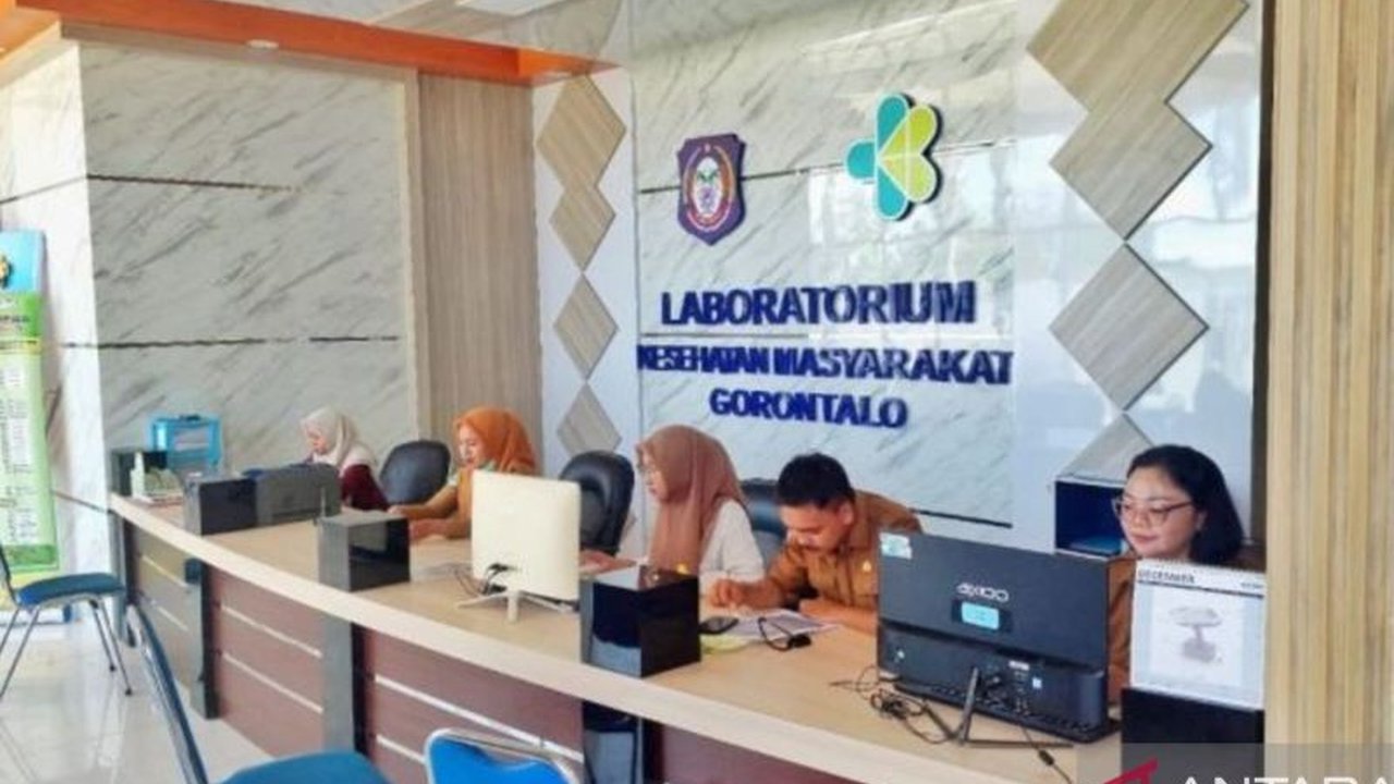 Unit Pelaksana Teknis Daerah (UPTD) Balai Laboratorium Kesehatan Daerah (Labkesda) Provinsi Gorontalo berhasil meraih Pendapatan Asli Daerah (PAD) hampir Rp1 miliar pada tahun 2025, melampaui target yang ditetapkan.