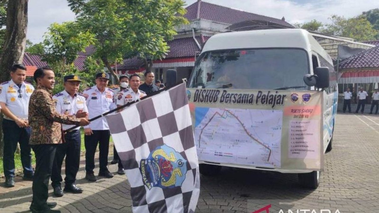 Pemerintah Kabupaten Bangkalan meluncurkan program bus gratis pelajar sebagai komitmen nyata dalam meningkatkan layanan transportasi serta mendukung pendidikan di wilayah tersebut. Program ini diharapkan dapat memberikan kemudahan dan kenyamanan bagi para