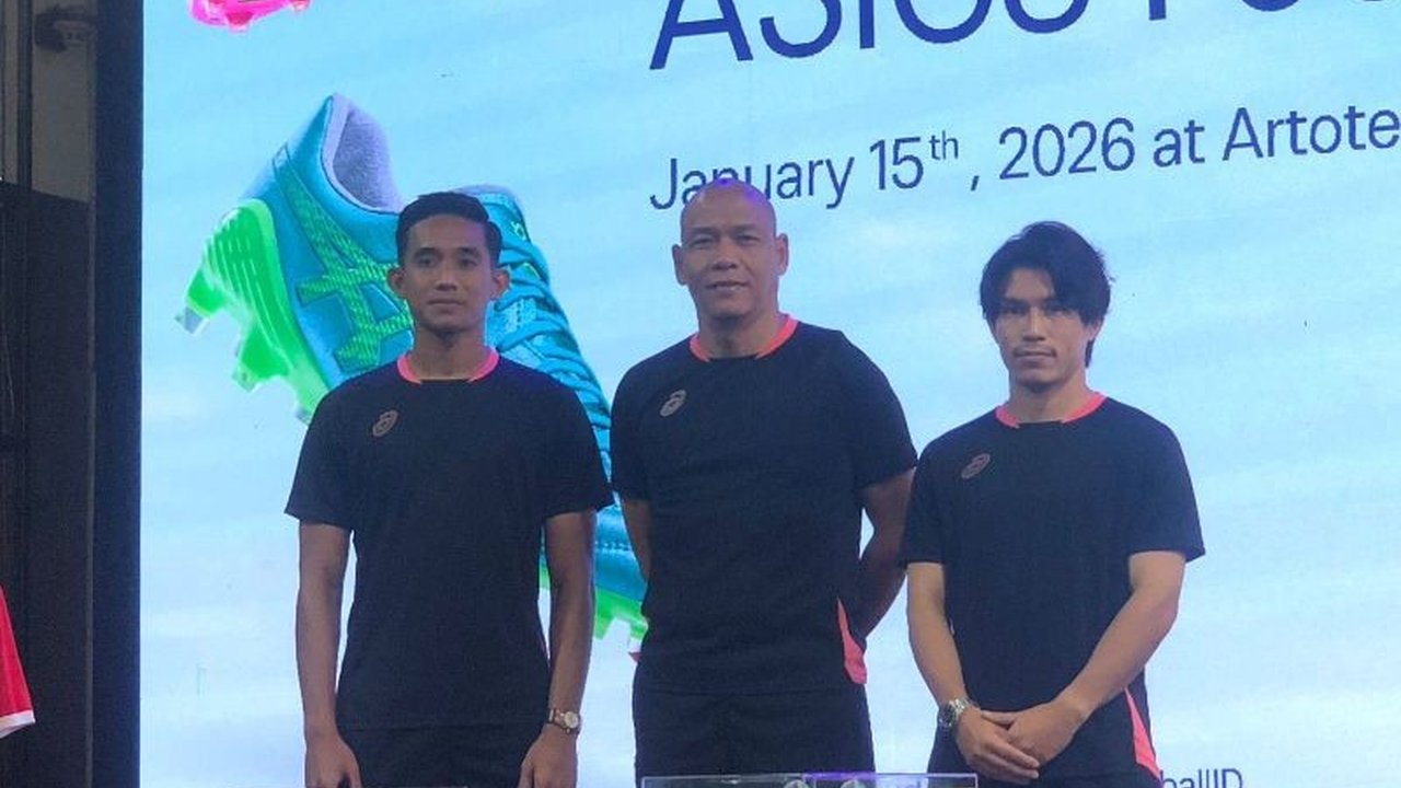 Kapten Persija Jakarta, Rizky Ridho, menekankan betapa krusialnya pemilihan sepatu sepak bola yang tepat sebagai kunci menjaga performa puncak di lapangan. Simak bagaimana sepatu memengaruhi aksi para pemain.