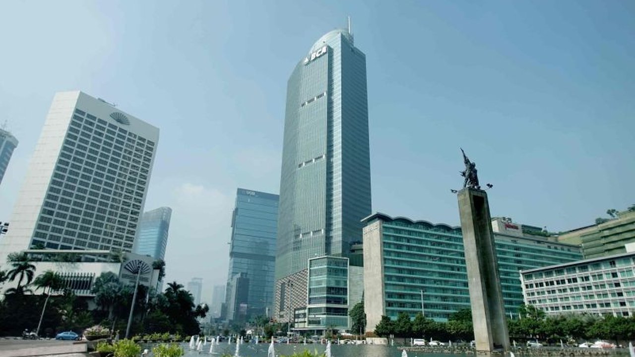 PT Bank Central Asia Tbk (BCA) mengumumkan penyesuaian jadwal operasional kantor cabang selama libur Isra Mikraj 2026. Simak informasi lengkap layanan perbankan yang tetap tersedia dan tips keamanan transaksi.