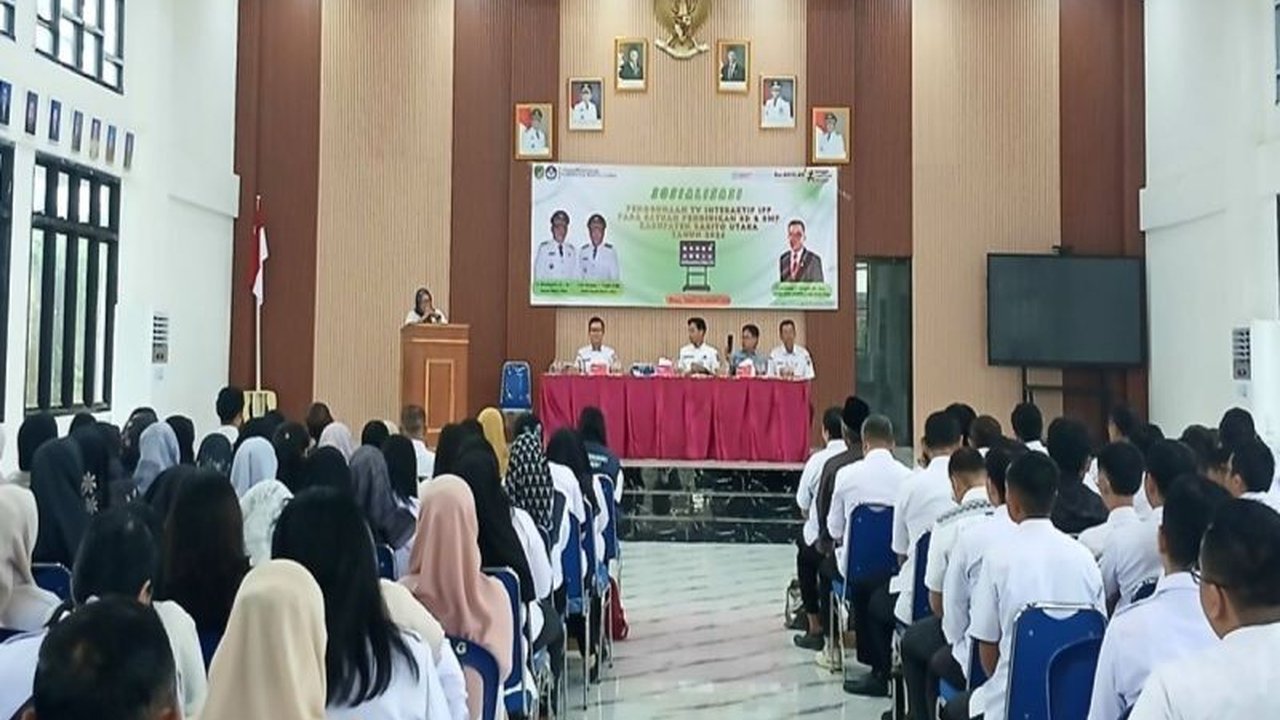 Pemerintah Kabupaten Barito Utara serius tingkatkan mutu pendidikan melalui **digitalisasi pembelajaran Barito Utara** menggunakan Interactive Flat Panel (IFP) Merah Putih, menjadikan proses belajar lebih interaktif dan efektif.