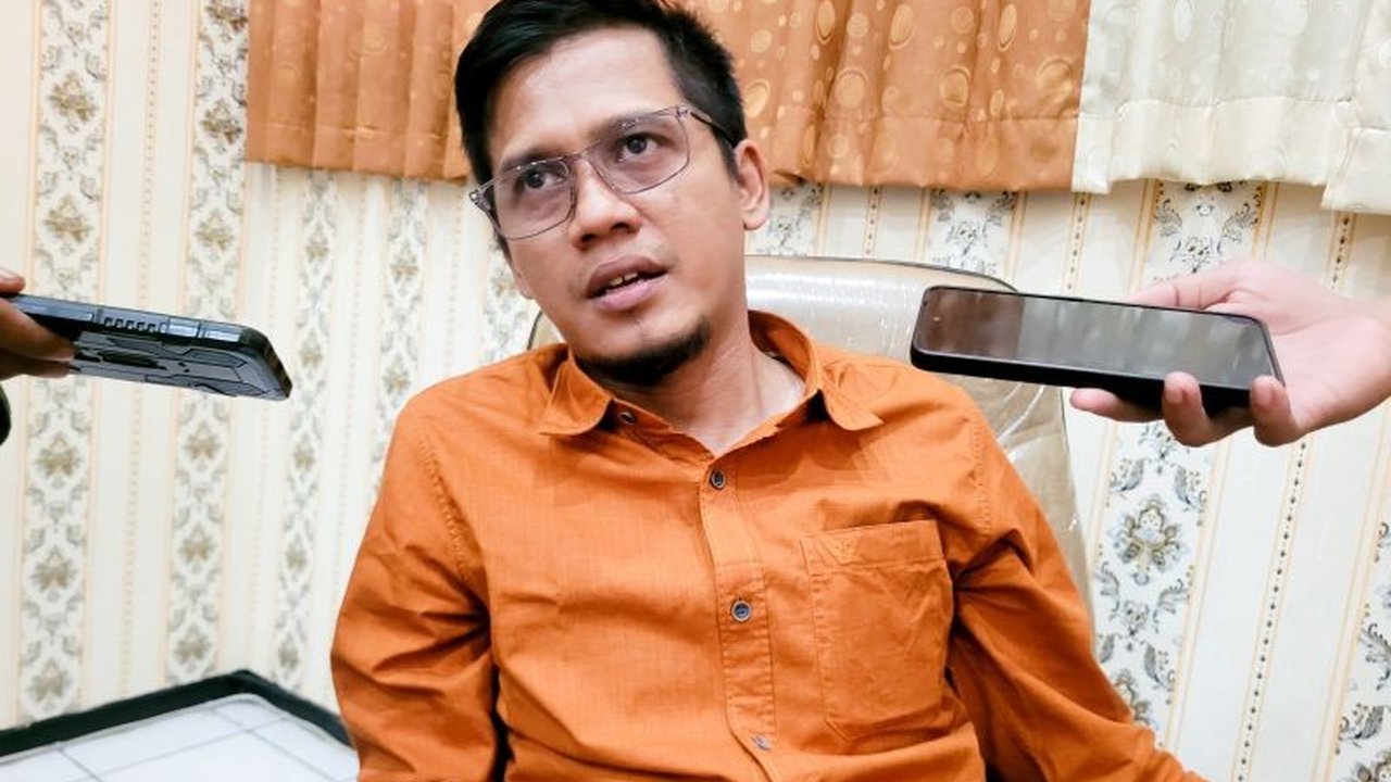 Dewan Perwakilan Rakyat Daerah (DPRD) Situbondo mendesak pemerintah daerah segera mengangkat 87 Kepala Sekolah Definitif Situbondo untuk SD dan SMP, mengingat pentingnya kewenangan penuh dalam pengelolaan sekolah.