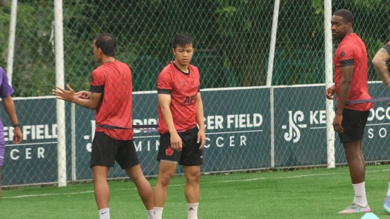 Macan Putih Kediri melakukan transfer pemain Persik Kediri signifikan dengan mendatangkan Jon Toral dan Chechu Meneses dari Spanyol, siap arungi sisa BRI Super League 2025/2026.