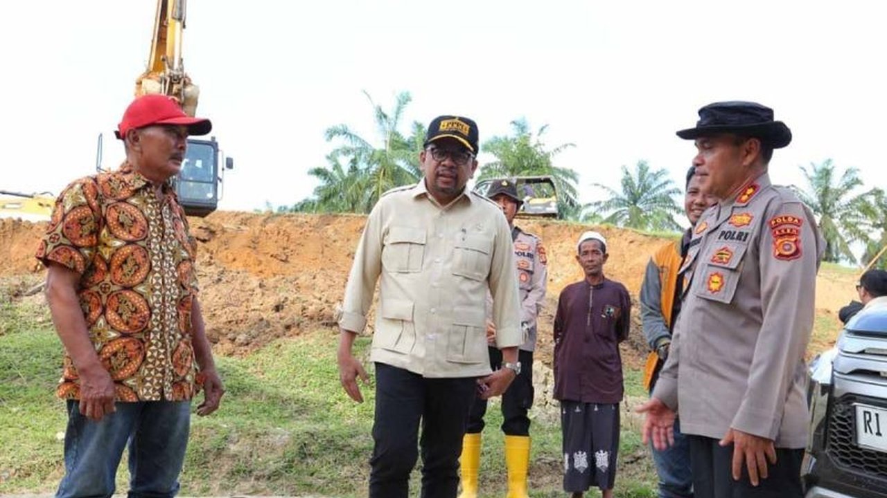 Kepala Staf Kepresidenan RI Muhammad Qodari mengapresiasi peran aktif Polri dalam pembangunan hunian tetap bagi korban banjir Aceh Tamiang. Upaya ini menjadi bagian penting dari rehabilitasi pascabencana. Simak detail lengkapnya.