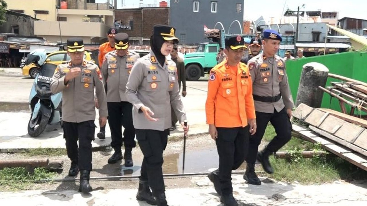 BPBD Makassar bersama Polres Pelabuhan memperkuat pengamanan pulau dan pesisir Makassar untuk menghadapi cuaca ekstrem musim angin barat, memastikan keselamatan warga dan respons cepat.