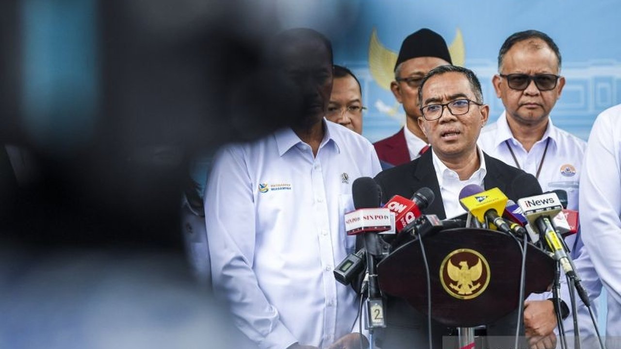 Perguruan Tinggi Indonesia menunjukkan peran vital dalam upaya pemulihan bencana di Sumatera, mengerahkan ribuan personel. Dukungan riset juga diperkuat dengan kenaikan anggaran signifikan, menegaskan komitmen pemerintah terhadap inovasi.