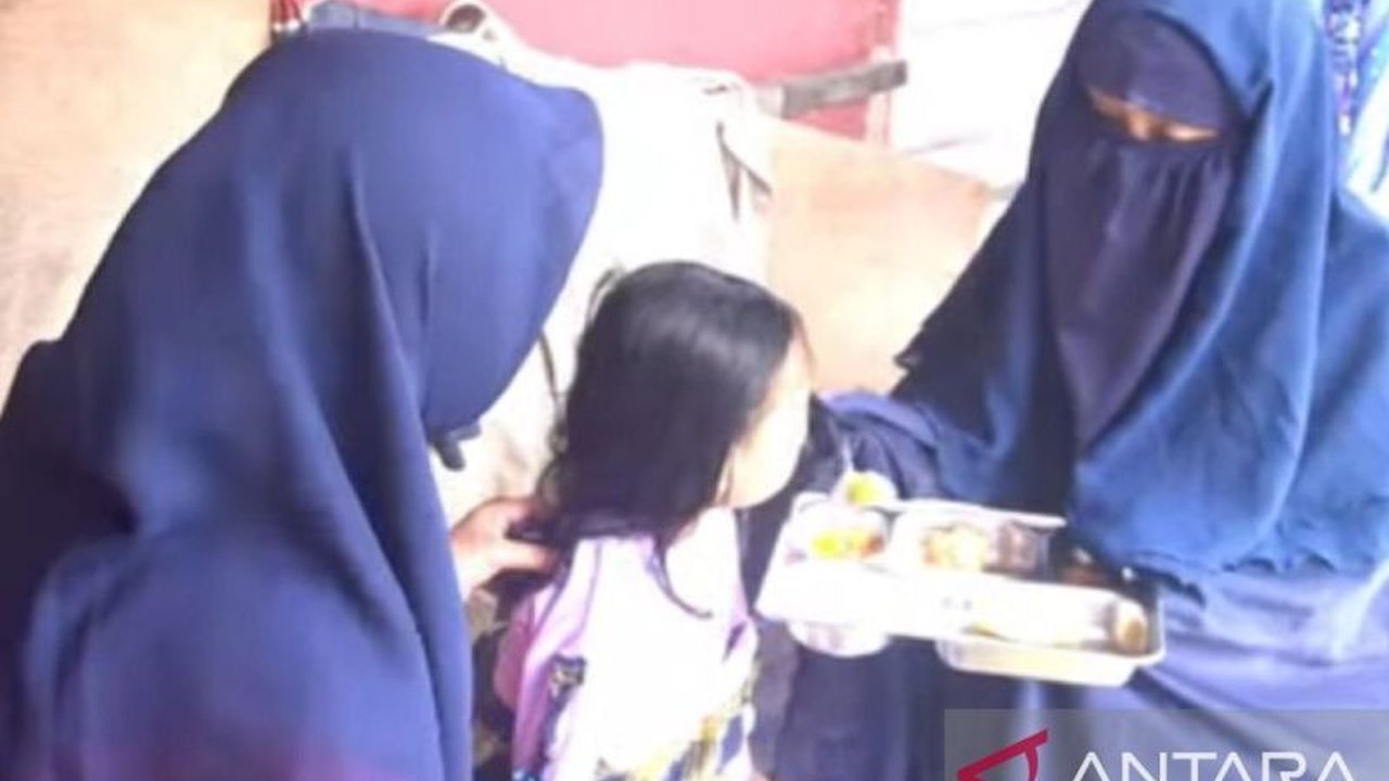 BKKBN Maluku serius tangani stunting dengan program Makanan Bergizi Bagi (MBG). Inisiatif ini menyasar ibu hamil, ibu menyusui, dan balita di Ambon untuk pemenuhan gizi optimal.