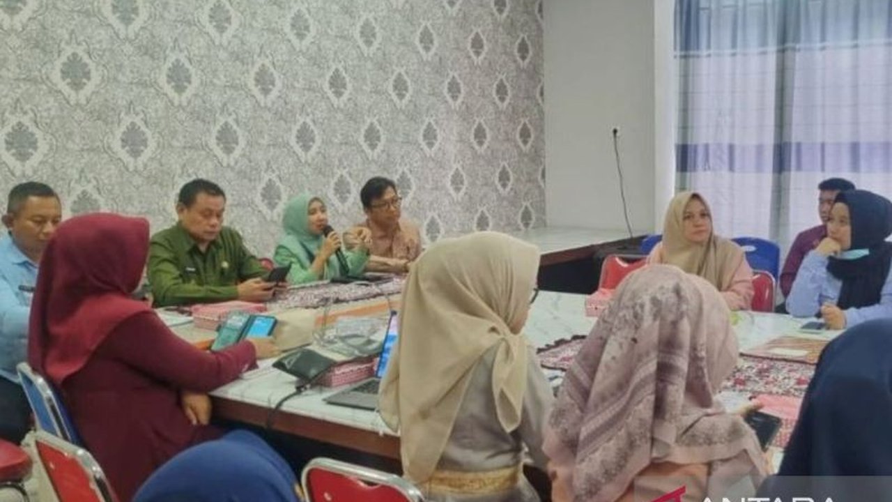 Dinas Kesehatan P2KB Provinsi Gorontalo gencar lakukan validasi Kelas Rawat Inap Standar (KRIS) di RSUD Aloei Saboe Gorontalo. Langkah ini penting untuk memastikan kesiapan rumah sakit dalam memberikan pelayanan JKN yang berkualitas dan berkeadilan.