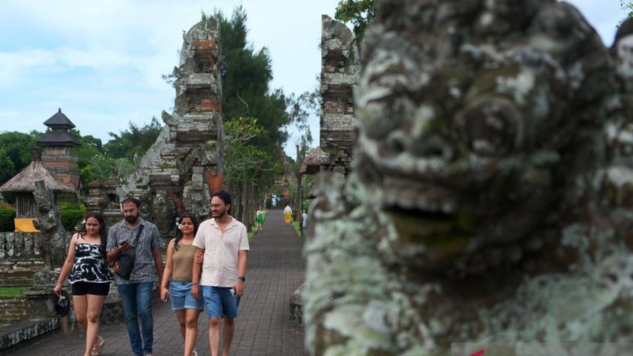 Bali kembali mengukir prestasi global dengan dinobatkan sebagai Bali Destinasi Terbaik Dunia 2026 versi TripAdvisor, menegaskan posisinya sebagai ikon pariwisata Indonesia yang memukau dan menarik perhatian wisatawan mancanegara.
