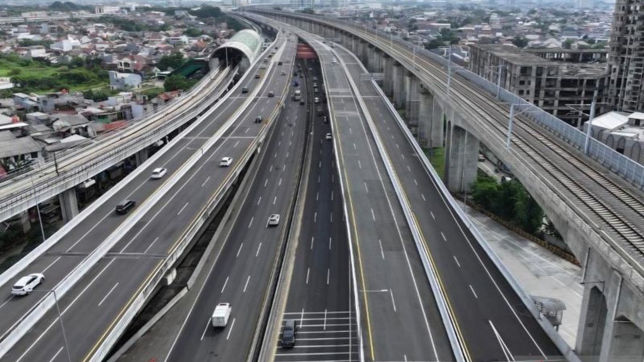 Jasamarga melaporkan lonjakan signifikan volume kendaraan MBZ yang meninggalkan Jakarta pada H-1 libur Isra Miraj 2026, mencapai 40.658 unit.