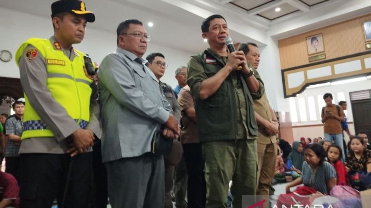 Presiden Prabowo Subianto instruksikan BNPB untuk memperkuat respons banjir Jawa Tengah, khususnya di Kudus, Jepara, dan Pati, memastikan penanganan bencana berjalan cepat dan efektif.