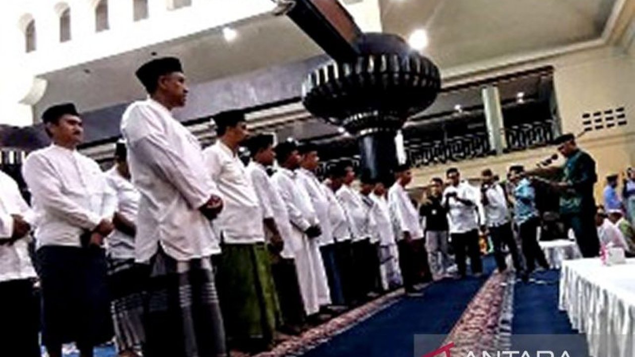 Bupati Gorontalo menyoroti Peran MUI Gorontalo sebagai pembimbing umat di tengah dinamika informasi dan moral. Simak bagaimana MUI akan memperkuat sinergi ulama dan umara untuk masyarakat.