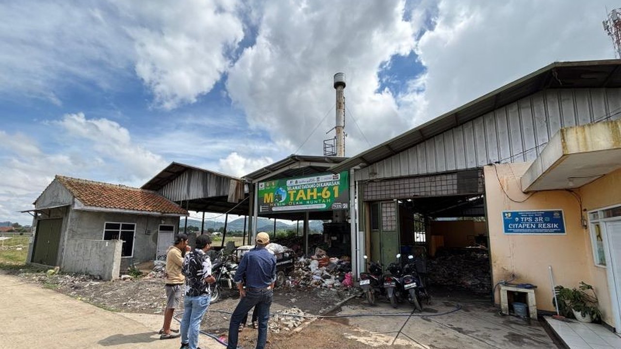 DPRD Jawa Barat menegaskan bahwa **pengelolaan sampah berbasis desa** melalui optimalisasi TPS3R menjadi solusi krusial untuk mengurangi beban TPA dan menciptakan nilai ekonomi bagi masyarakat.