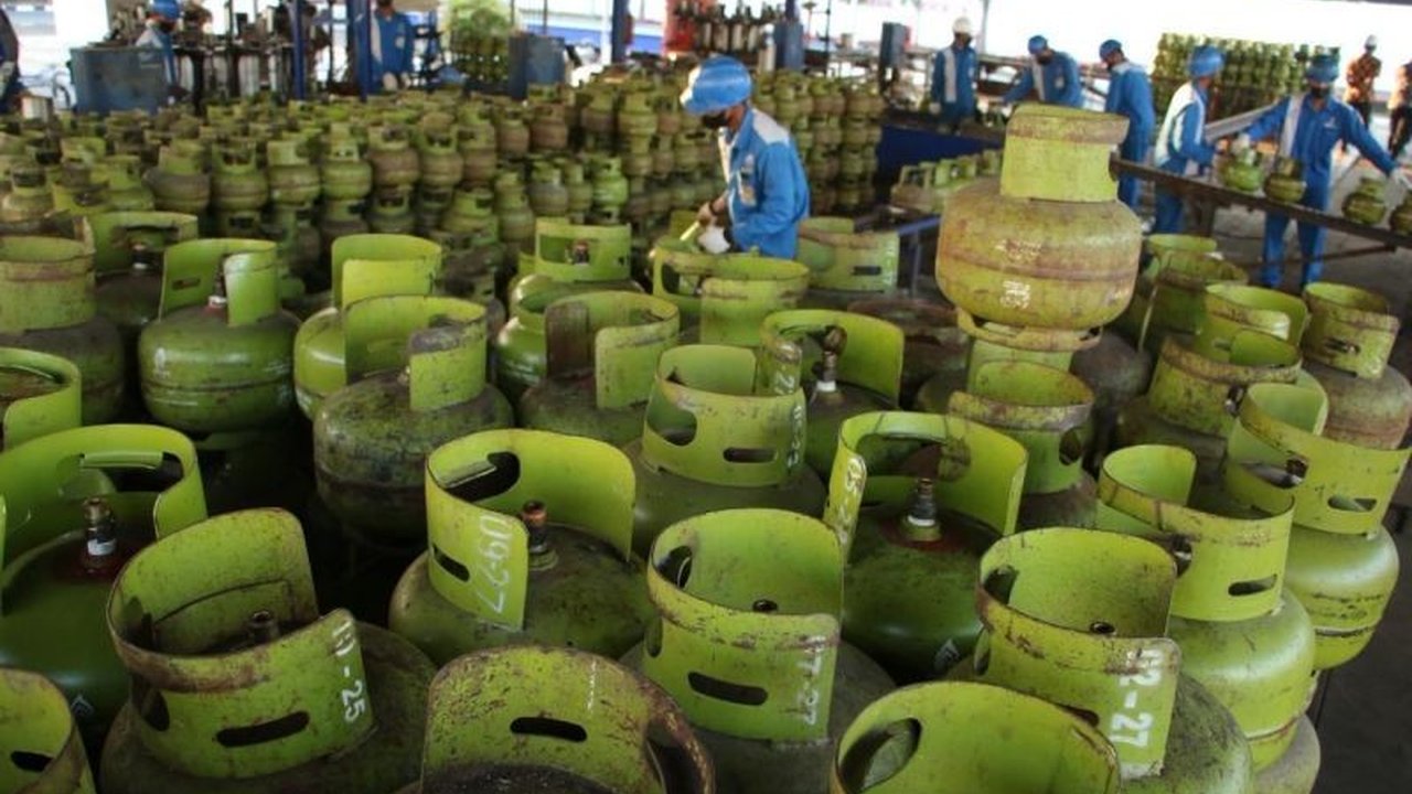 Pertamina Patra Niaga Jatimbalinus mengalokasikan 813.800 tabung LPG 3kg tambahan di Jawa Timur selama libur Isra Miraj, menjamin ketersediaan pasokan aman dan mengajak masyarakat tidak panic buying.