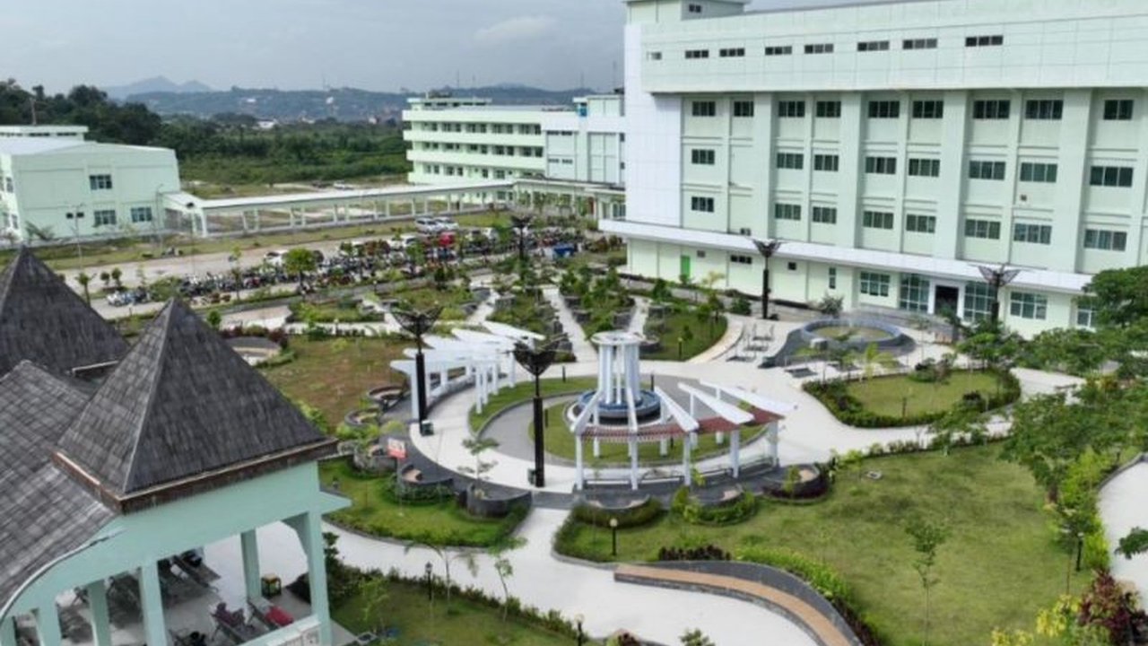 Kabupaten Kutai Kartanegara (Kukar) berhasil memangkas waktu tunggu pasien kanker hingga tiga bulan berkat hadirnya layanan radioterapi canggih di RSUD Aji Muhammad Parikesit, menandai peningkatan signifikan kualitas kesehatan daerah.