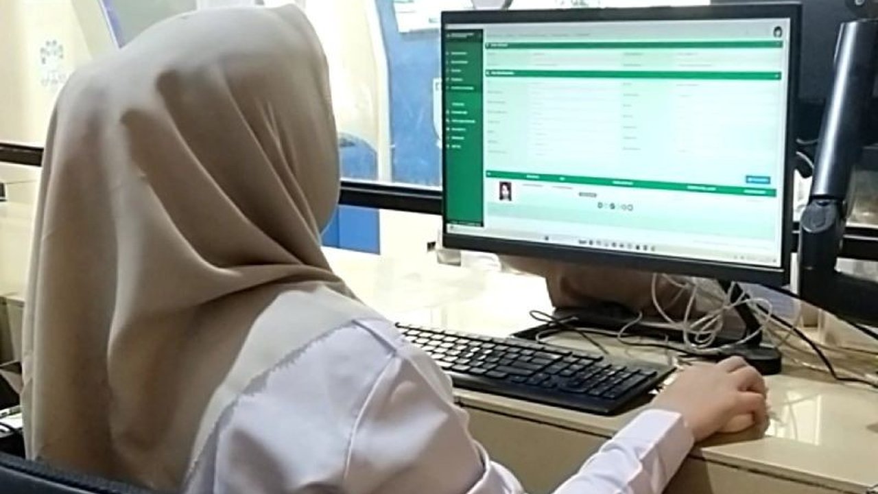 Pemerintah Kota Jambi siap tindak tegas perusahaan yang tidak patuh membayar Upah Minimum Kota (UMK) Jambi 2026 sebesar Rp3.868.963, dengan ancaman sanksi pidana.