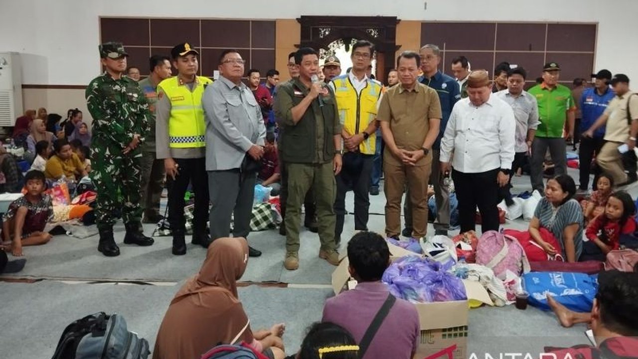 BNPB memastikan kebutuhan dasar pengungsi banjir Kudus terpenuhi dan siap memberikan bantuan lanjutan, termasuk cadangan pangan dari Bulog serta penggantian biaya sewa alat berat.
