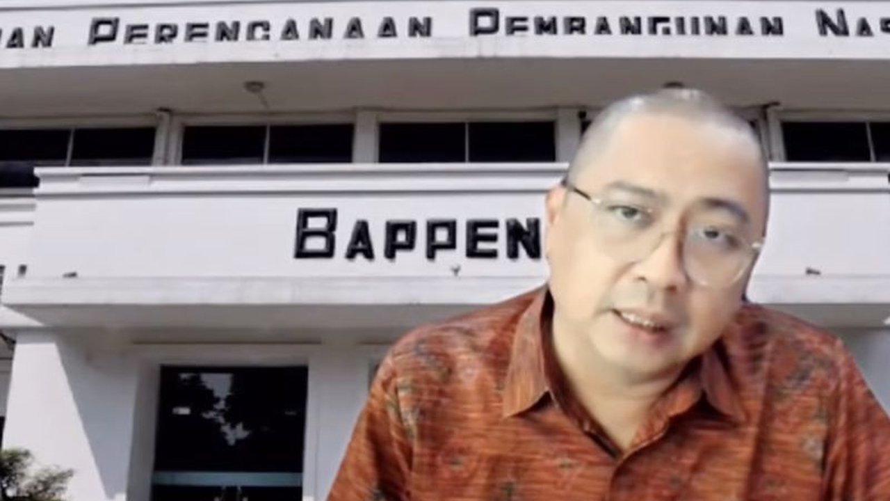 Pemerintah menjadikan pengentasan kemiskinan sebagai fokus utama dalam Rencana Kerja Pemerintah (RKP) 2026, didukung strategi digitalisasi bansos dan program jangka panjang untuk memutus rantai kemiskinan.