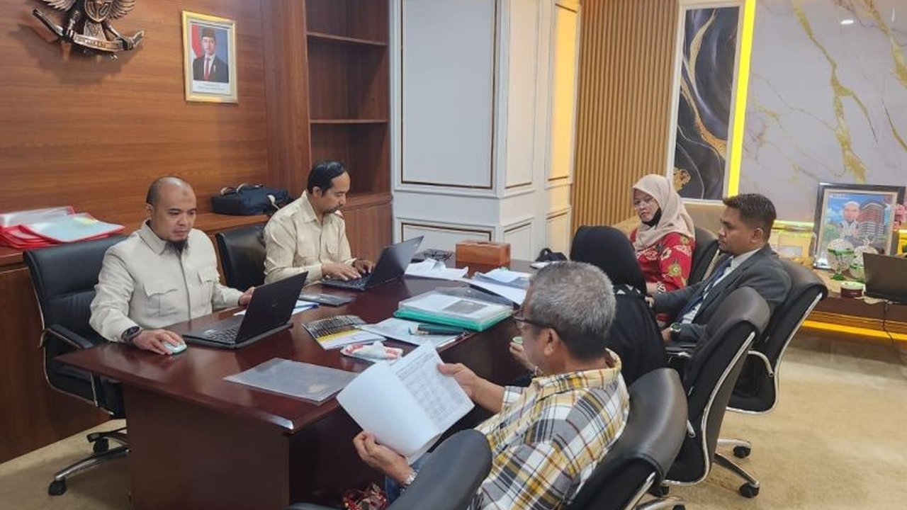 Kementerian Haji dan Umrah (Kemenhaj) mengambil langkah serius dalam Penanganan Aduan Haji dan Umrah, memanggil berbagai pihak untuk klarifikasi dan memastikan perlindungan jemaah.