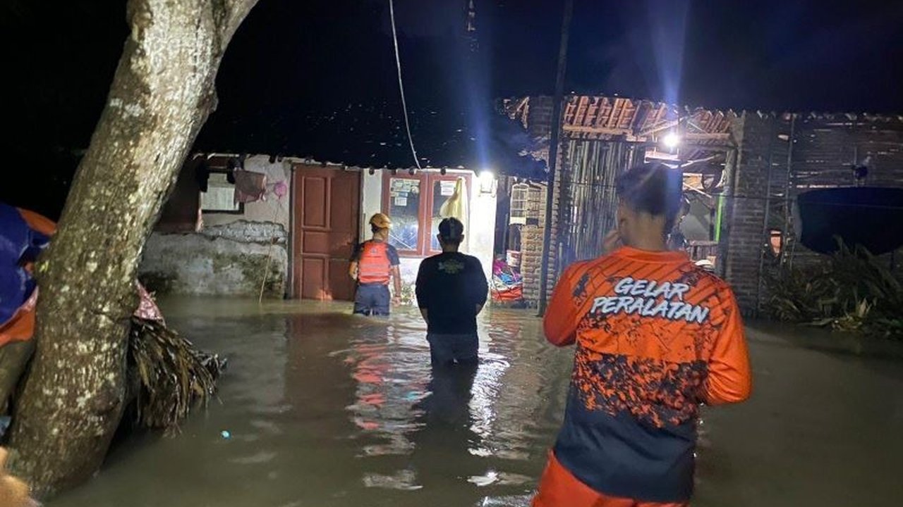BNPB melaporkan bencana hidrometeorologi, seperti banjir dan tanah longsor, mendominasi kejadian di Indonesia sepekan terakhir. Simak dampaknya di berbagai wilayah dan upaya penanganan yang dilakukan.