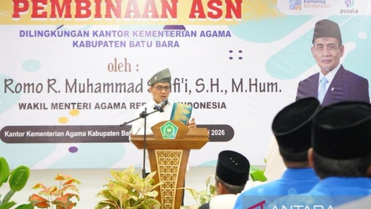 Wakil Menteri Agama Romo Raden Muhammad Syafii menegaskan peran vital insan Kementerian Agama sebagai pilar utama penjaga harmoni keumatan, mengawal kerukunan di tengah keberagaman bangsa.