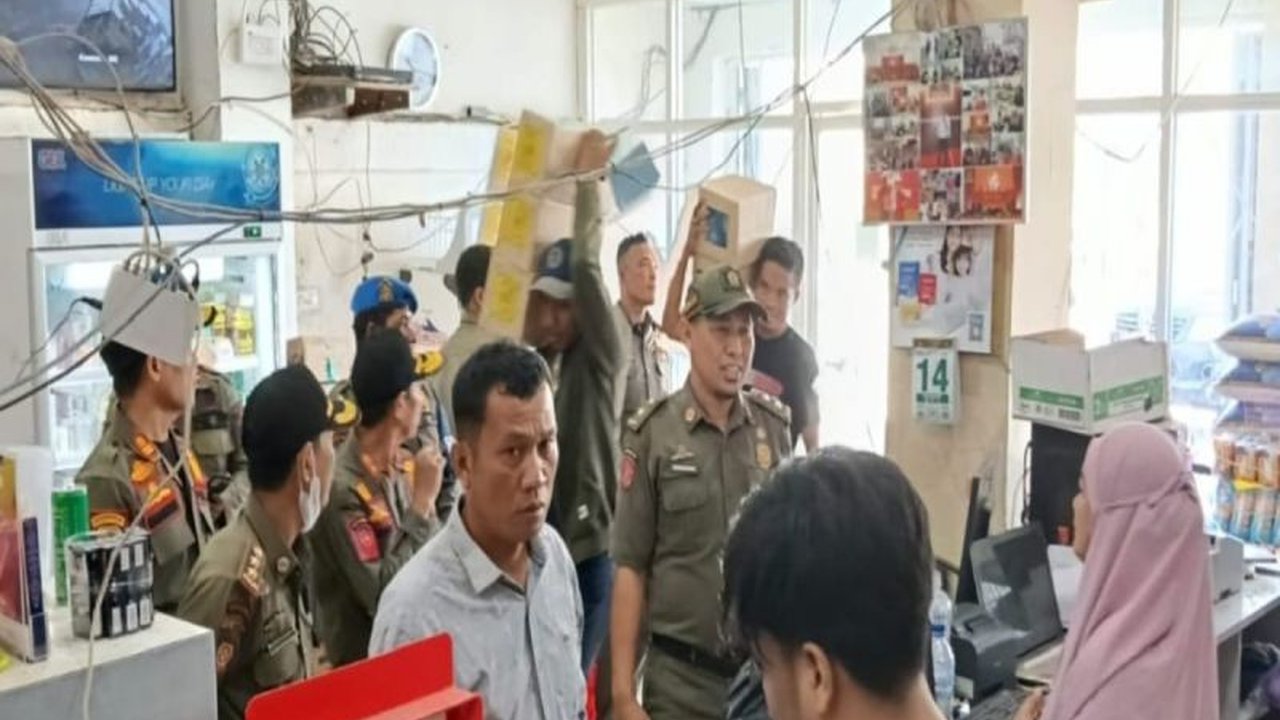 Satpol PP Sulawesi Barat aktif melakukan sosialisasi penegakan peraturan daerah terkait peredaran rokok ilegal di Pasangkayu demi meningkatkan PAD dan kesadaran masyarakat.