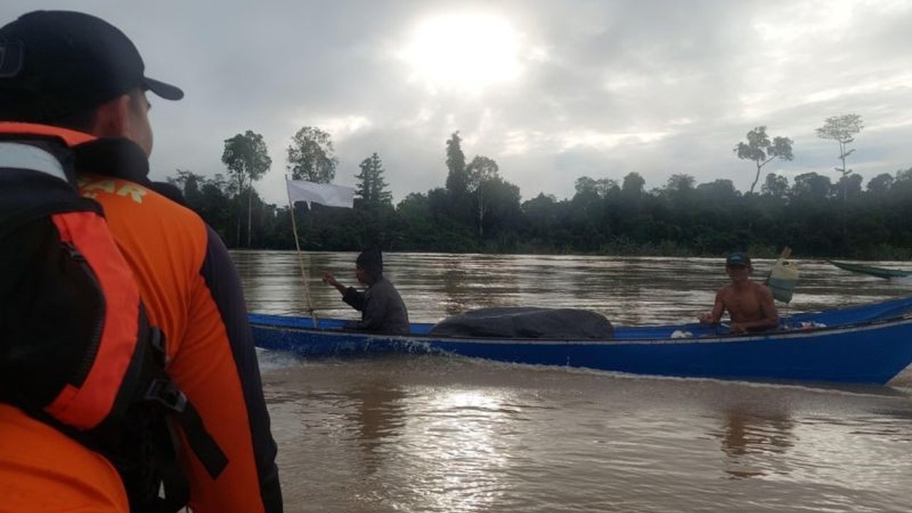 Tim SAR gabungan berhasil melakukan penemuan mayat korban kecelakaan perahu ketinting di Sungai Belayan Kaltim setelah empat hari pencarian intensif, mengakhiri upaya evakuasi.